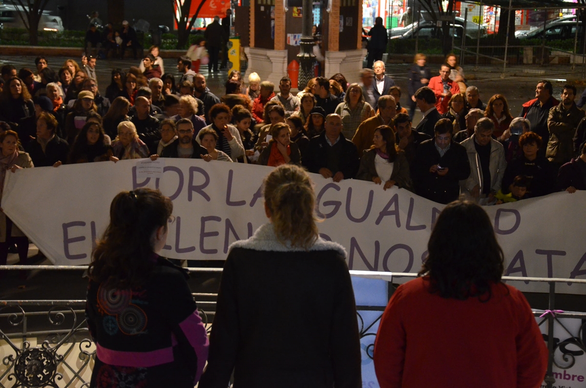 Imágenes de la manifestación contra la violencia de género en Badajoz