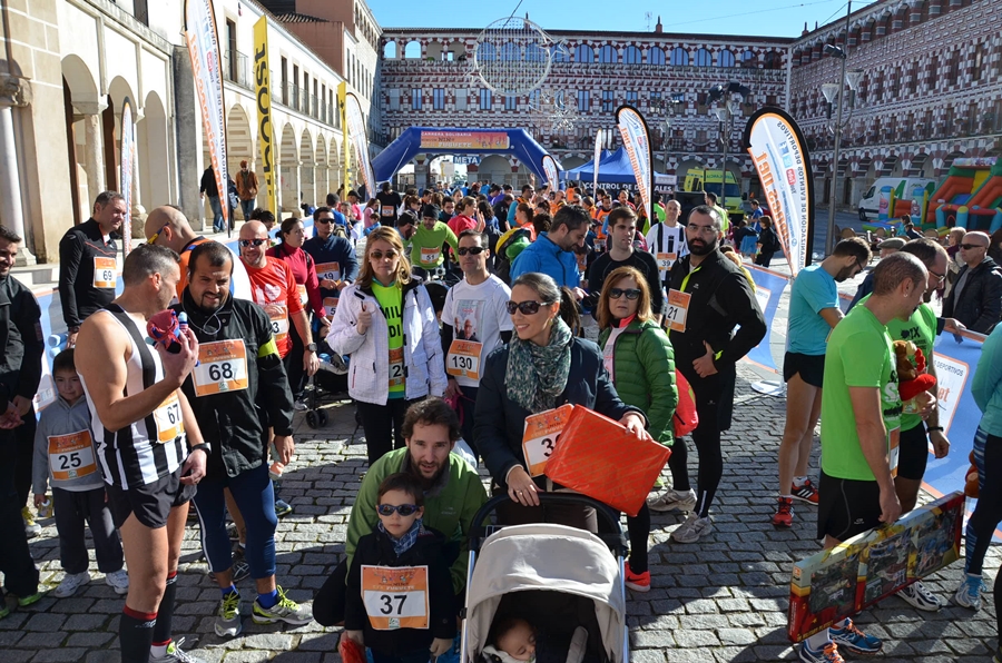 Cerca de 200 corredores participan en la carrera solidaria “Ningún Niñ@ sin juguete” Parte 1