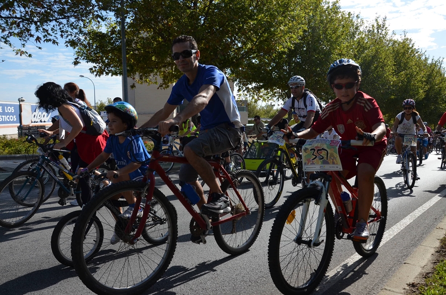 El Día de la Bicicleta reúne a muchas familias en Badajoz / Parte 2