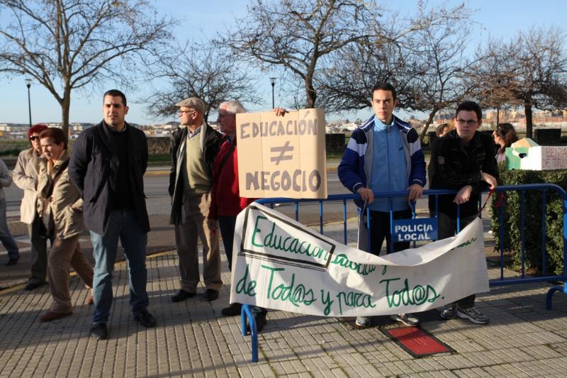 Wert inaugura la nueva Biblioteca Pública del Estado en Badajoz