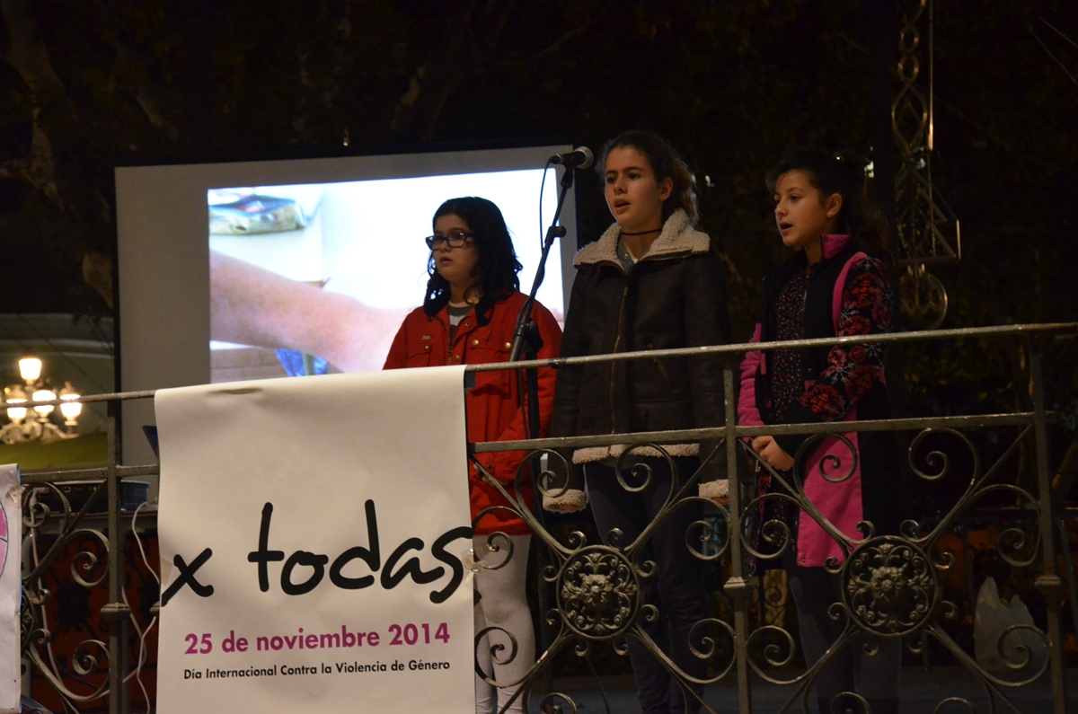 Imágenes de la manifestación contra la violencia de género en Badajoz