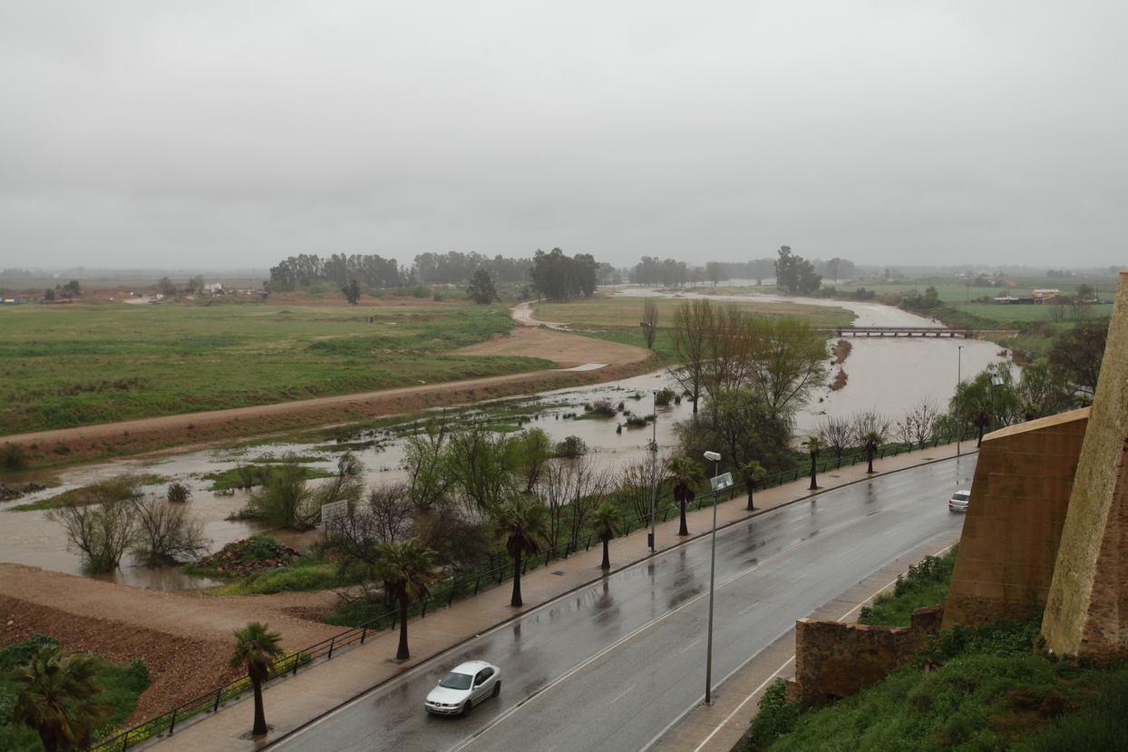 Crecida del río Guadiana a su paso por Badajoz