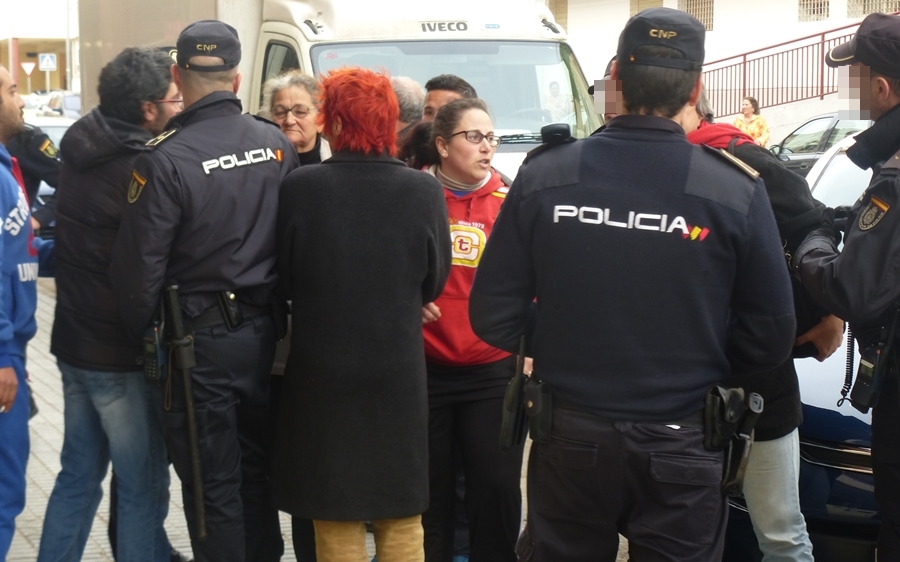 Imágenes de un nuevo desahucio en Badajoz