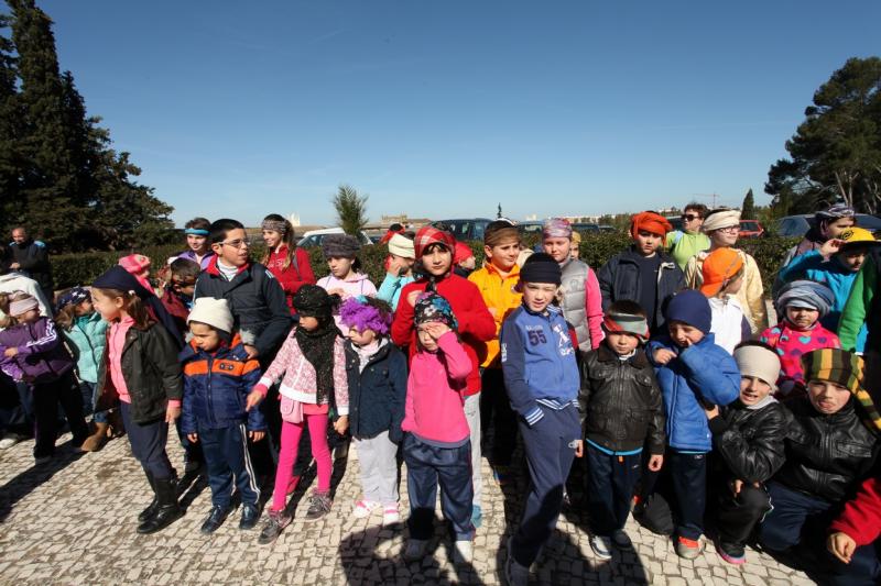 Mayores y niños buscan el tesoro perdido en la Alcazaba