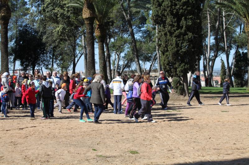 Mayores y niños buscan el tesoro perdido en la Alcazaba