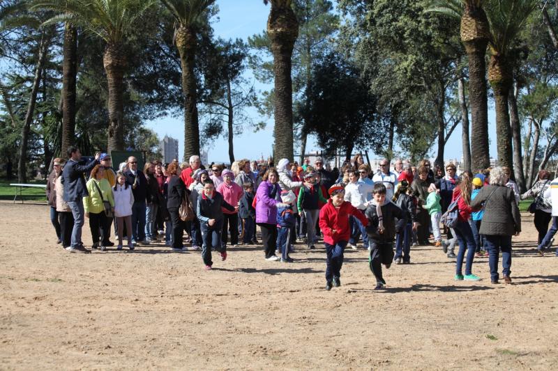 Mayores y niños buscan el tesoro perdido en la Alcazaba