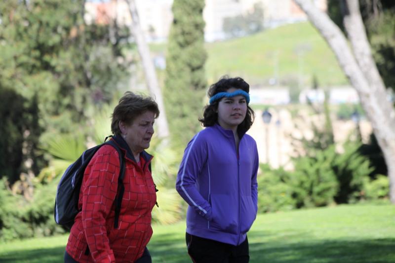 Mayores y niños buscan el tesoro perdido en la Alcazaba