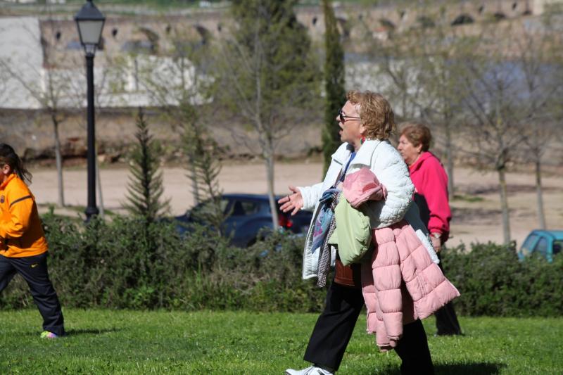 Mayores y niños buscan el tesoro perdido en la Alcazaba