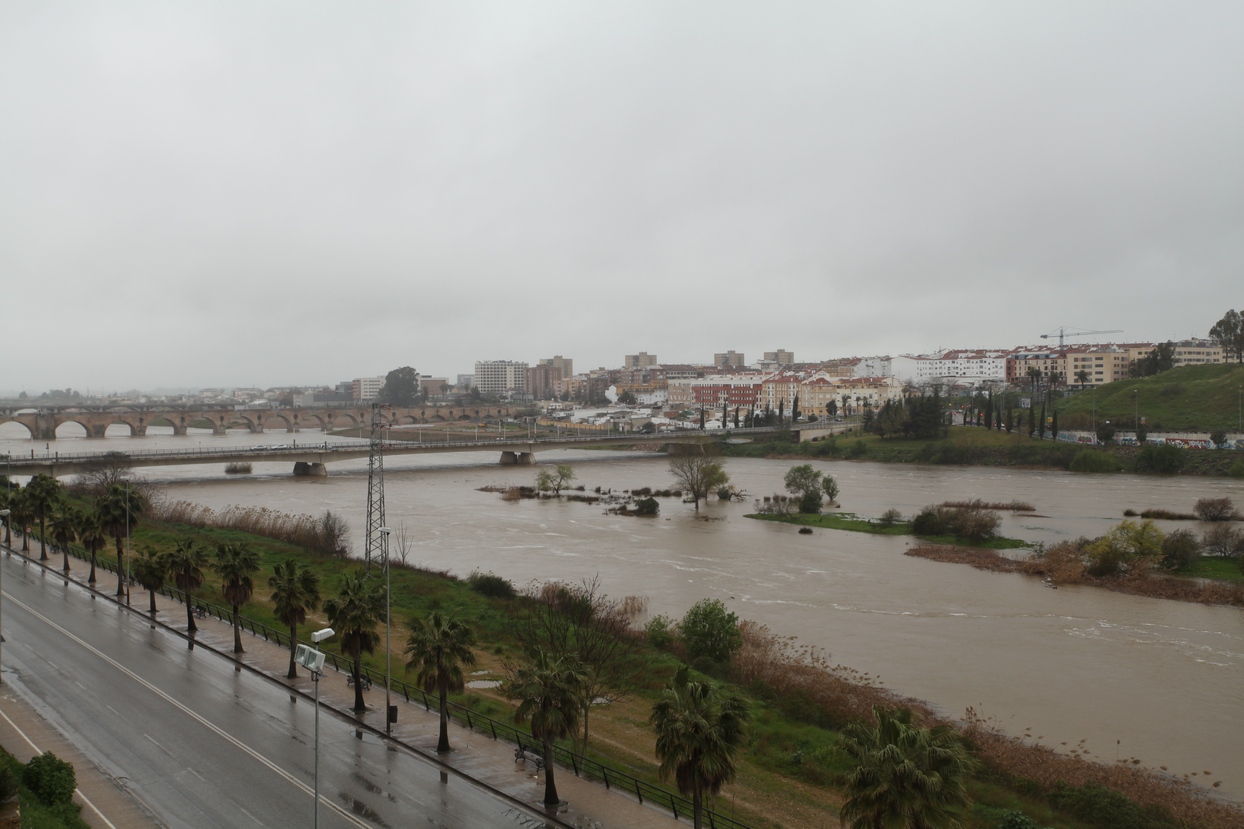 Crecida del río Guadiana a su paso por Badajoz