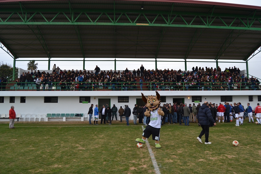 Imágenes del torneo benéfico de fútbol de Valverde de Leganés - Parte I