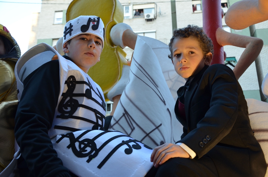 Miles de niños disfrutan de la llegada de los Reyes Magos de Oriente a Badajoz Parte II