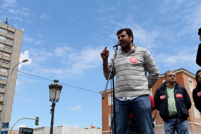 Unos 2.000 manifestantes recorren las calles de Badajoz el día del trabajador