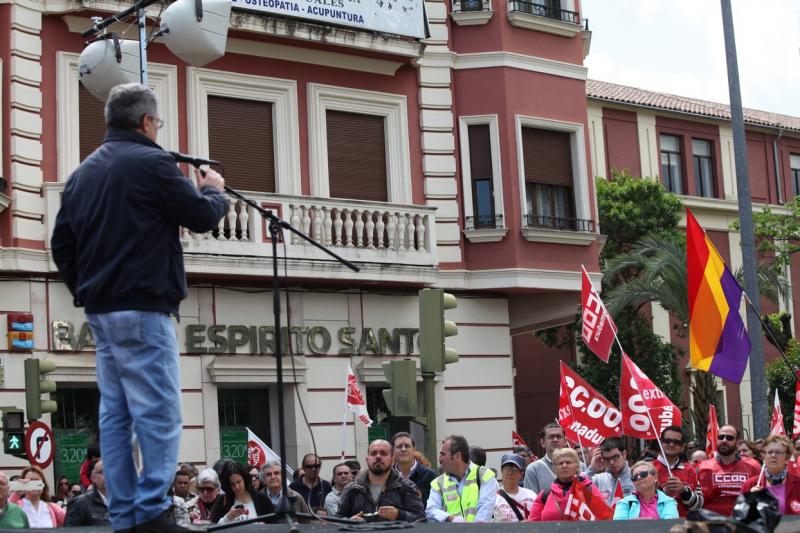 Unos 2.000 manifestantes recorren las calles de Badajoz el día del trabajador