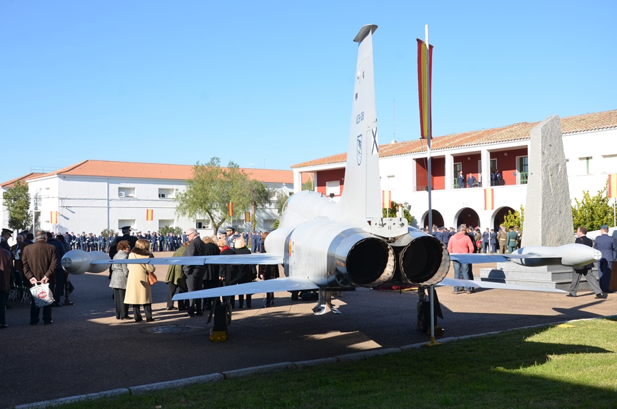 La Base Aérea de Talavera la Real celebra el día de su patrona, la Virgen de Loreto/ PARTE 1