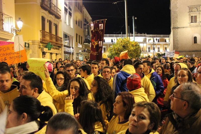 4000 pacenses defienden su Carnaval en la manifestación de ayer