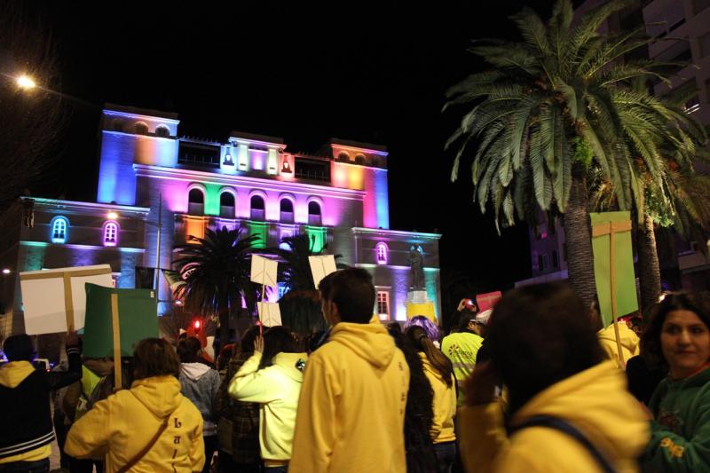 4000 pacenses defienden su Carnaval en la manifestación de ayer