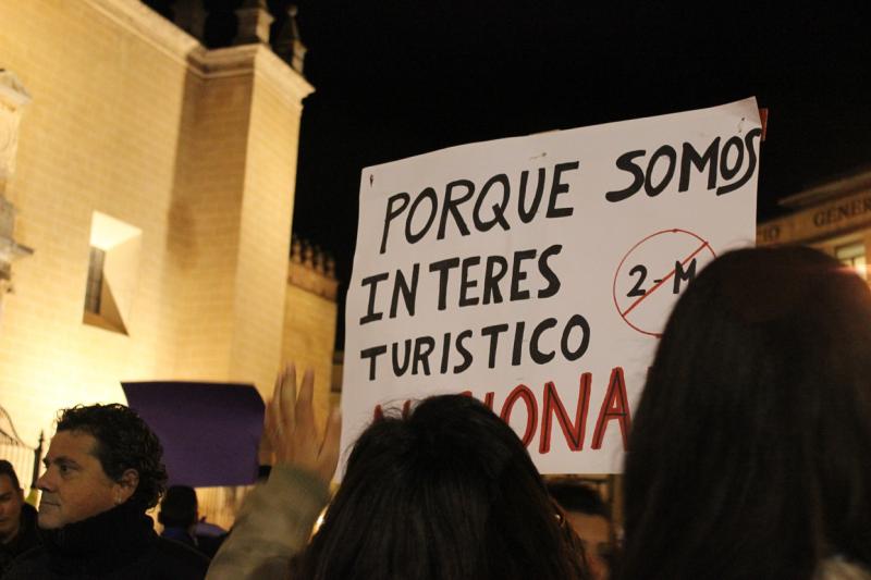 4000 pacenses defienden su Carnaval en la manifestación de ayer