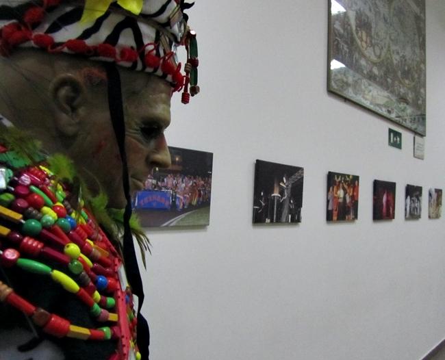 Exposición fotográfica sobre la Tamborada en la margen derecha del Guadiana