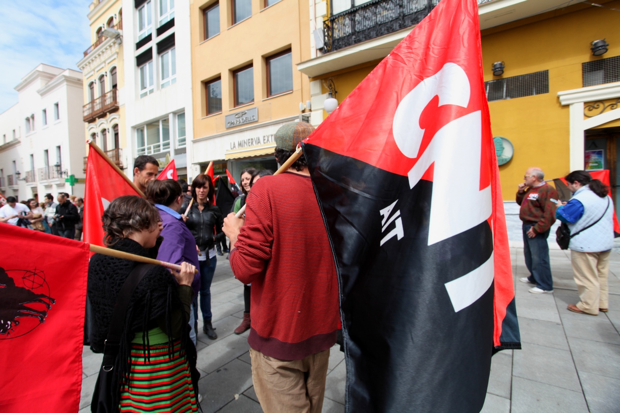 Unos 2.000 manifestantes recorren las calles de Badajoz el día del trabajador