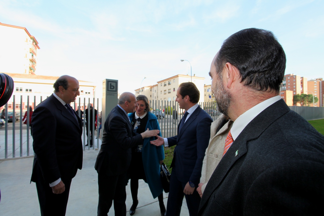 Wert inaugura la nueva Biblioteca Pública del Estado en Badajoz