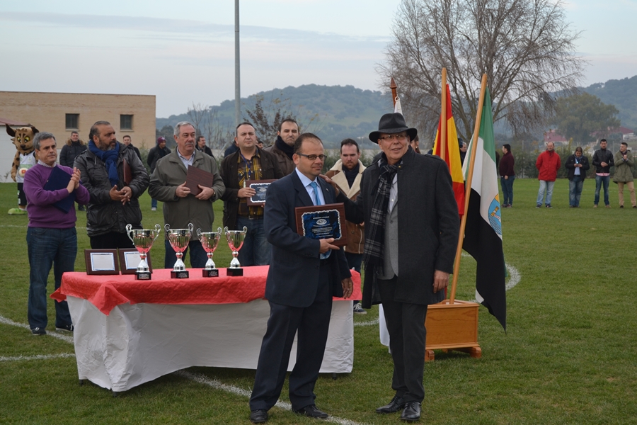 Imágenes del torneo benéfico de fútbol de Valverde de Leganés - Parte II