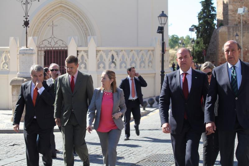 La Ministra, Ana Pastor, visita la Alcazaba de Badajoz