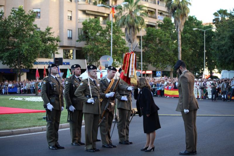 Homenaje a la Bandera y las Fuerzas Armadas? en Badajoz