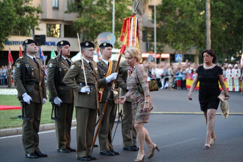 Homenaje a la Bandera y las Fuerzas Armadas? en Badajoz