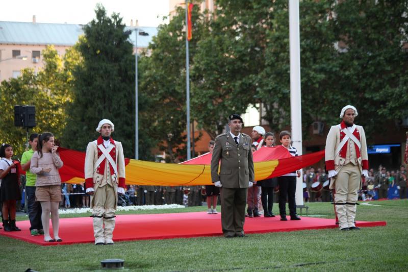 Homenaje a la Bandera y las Fuerzas Armadas? en Badajoz