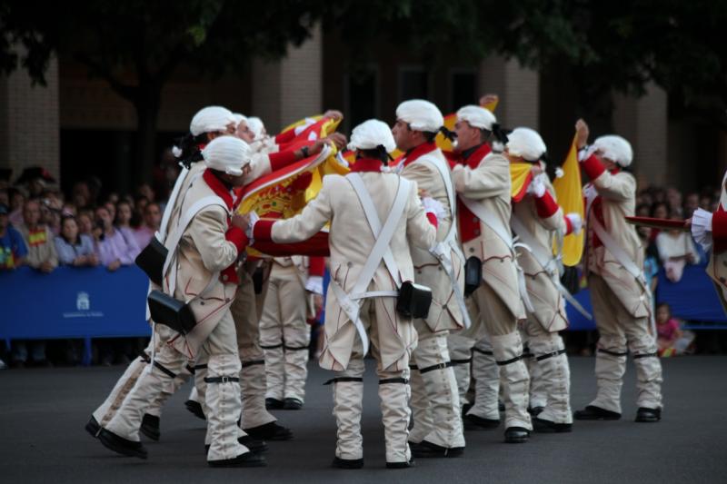 Homenaje a la Bandera y las Fuerzas Armadas? en Badajoz