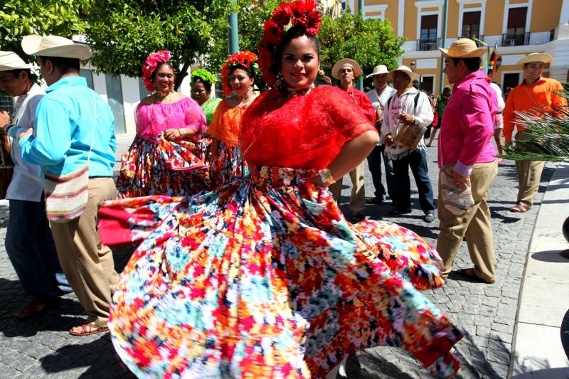 Imágenes del Festival Folklórico Internacional de Extremadura en Badajoz