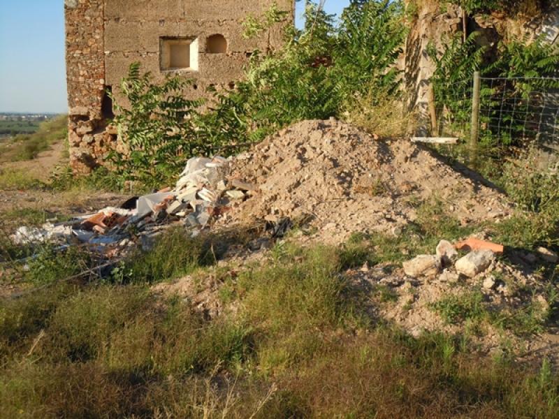 Numerosos actos vandálicos en la parte restaurada de la Alcazaba de Badajoz