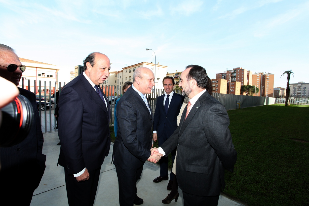 Wert inaugura la nueva Biblioteca Pública del Estado en Badajoz