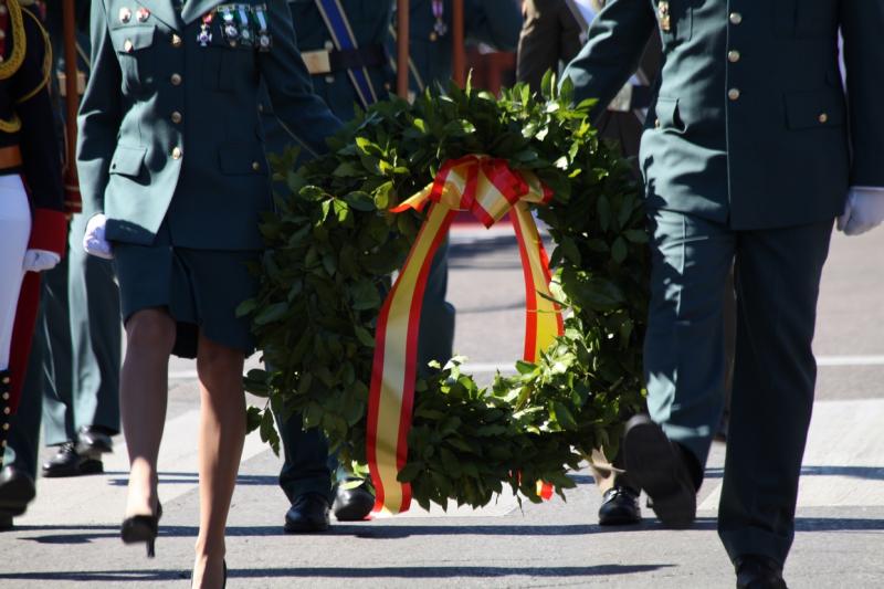 Imágenes del desfile en Badajoz con motivo del Día de la Guardia Civil