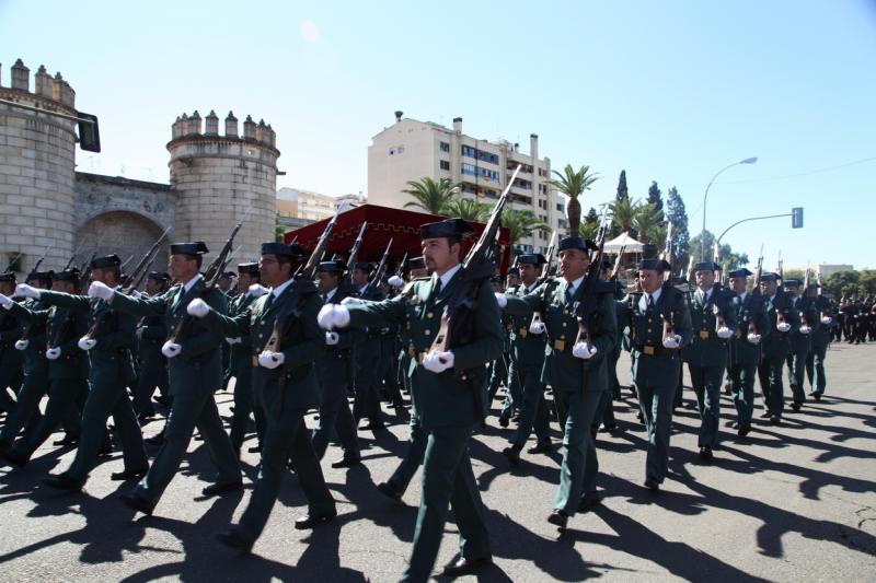 Imágenes del desfile en Badajoz con motivo del Día de la Guardia Civil Imágenes del desfile en Badajoz con motivo del Día de la Guardia Civil