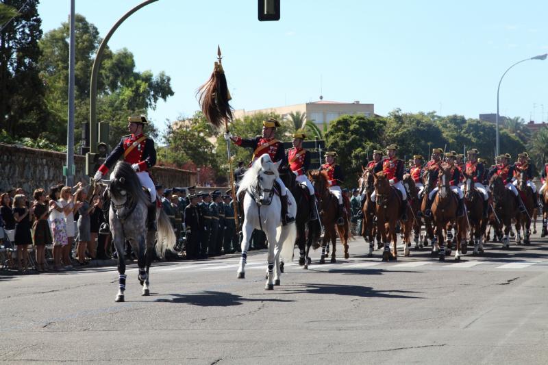 Imágenes del desfile en Badajoz con motivo del Día de la Guardia Civil