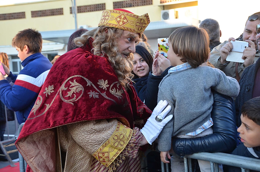 Miles de niños disfrutan de la llegada de los Reyes Magos de Oriente a Badajoz Parte I