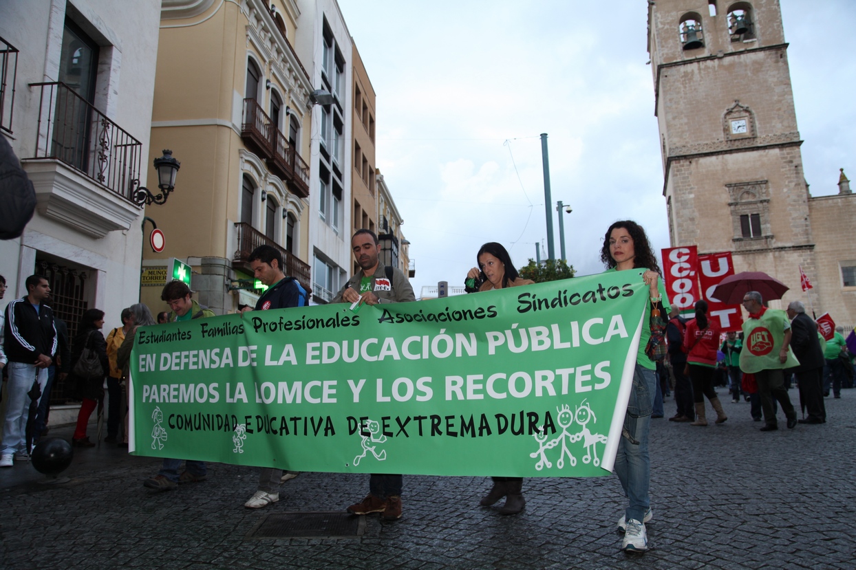 Imágenes de la manifestación de Badajoz contra la Ley Wert