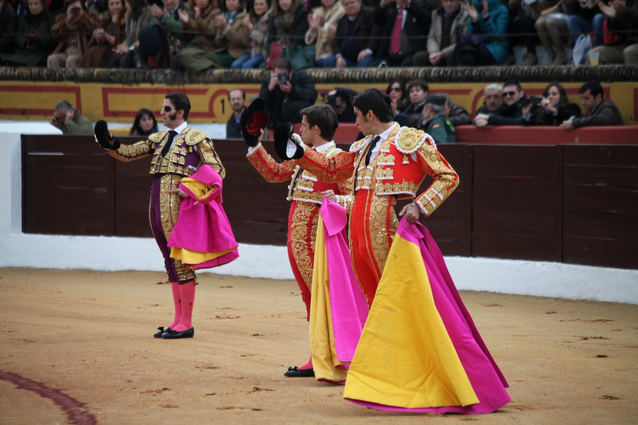 Reportaje fotográfico de la corrida de El Juli, Perera y Padilla en Olivenza