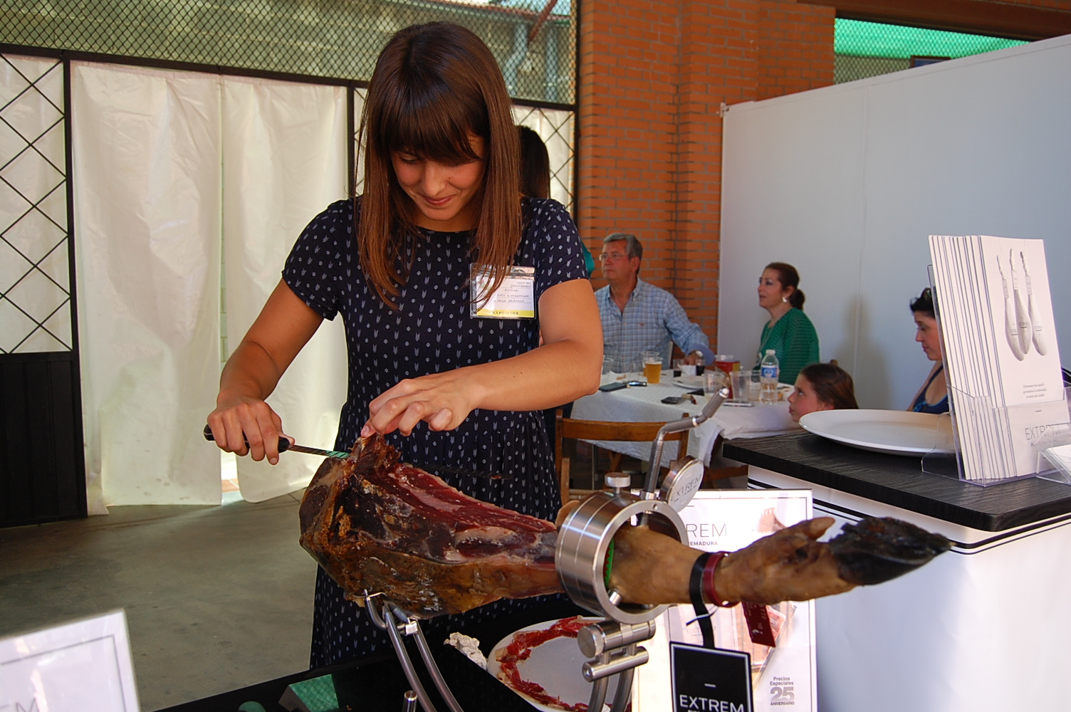 Ambiente en el Salón del Jamón de Jerez de los Caballeros