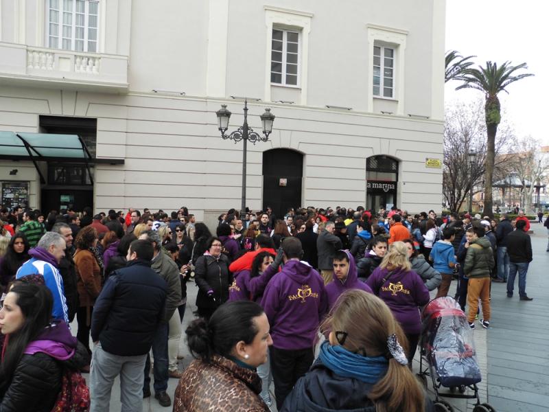 Las comparsas dejan solo al Ayuntamiento en el sorteo del Gran Desfile