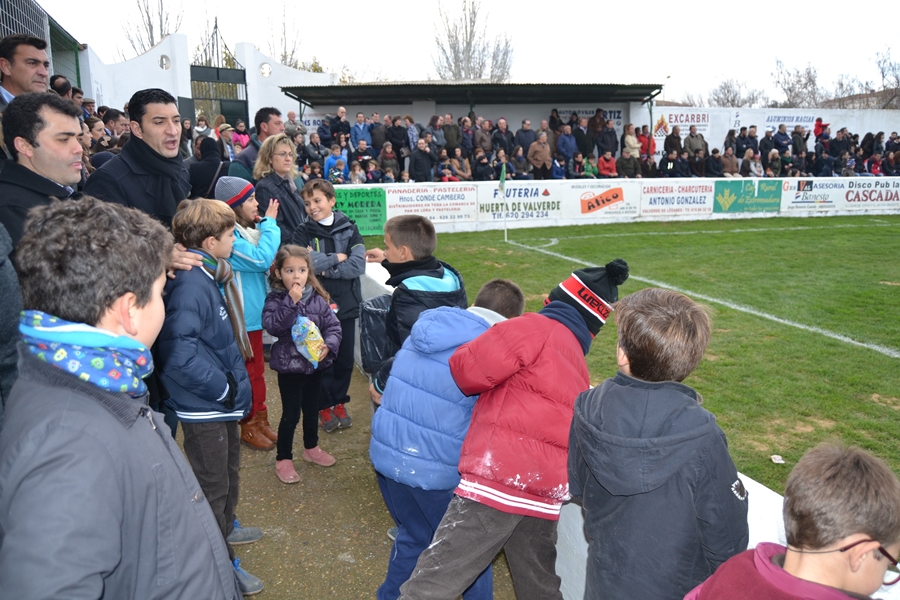 Imágenes del torneo benéfico de fútbol de Valverde de Leganés - Parte II