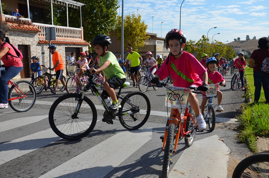 El Día de la Bicicleta reúne a muchas familias en Badajoz / Parte 2