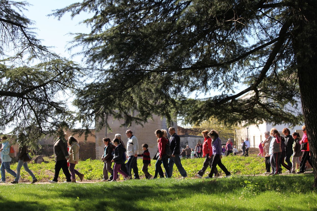 Mayores y niños buscan el tesoro perdido en la Alcazaba