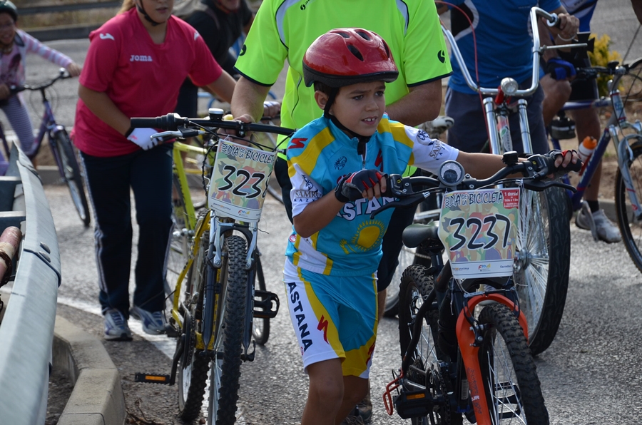 El Día de la Bicicleta reúne a muchas familias en Badajoz/ Parte 1