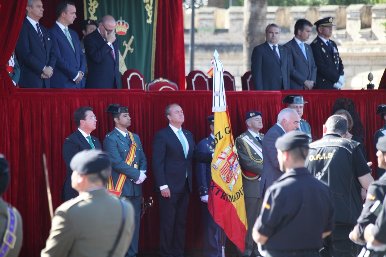 Imágenes del desfile en Badajoz con motivo del Día de la Guardia Civil Imágenes del desfile en Badajoz con motivo del Día de la Guardia Civil