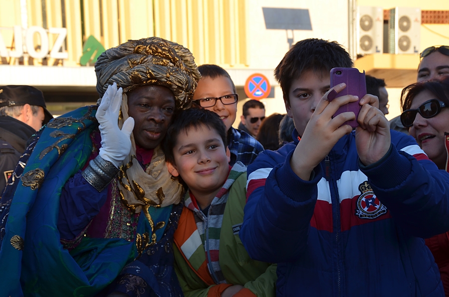 Miles de niños disfrutan de la llegada de los Reyes Magos de Oriente a Badajoz Parte I