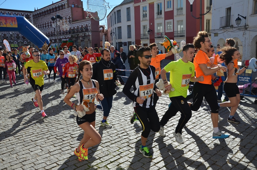 Cerca de 200 corredores participan en la carrera solidaria “Ningún Niñ@ sin juguete” Parte 1