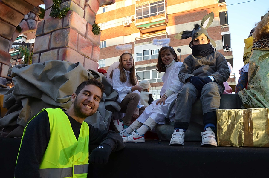 Miles de niños disfrutan de la llegada de los Reyes Magos de Oriente a Badajoz Parte II