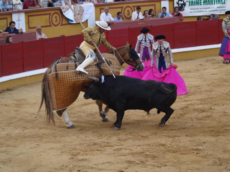 Imágenes de la primera corrida de la Feria de San Juan 2014